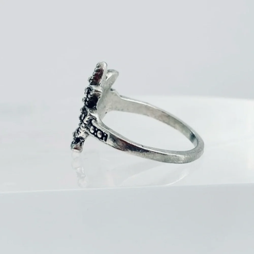 Silver Silver lotus flower ring SIZE: 7 Leaf Boho Yoga Festival Design